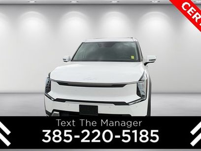Certified 2025 Kia EV9 Wind
