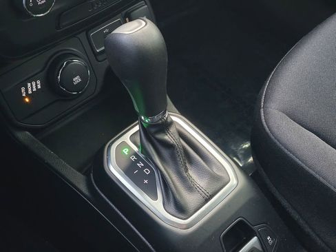 Used 2018 Jeep Renegade Sport w/ Power & Air Group image 35