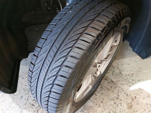 Used 2022 Toyota RAV4 LE image 30