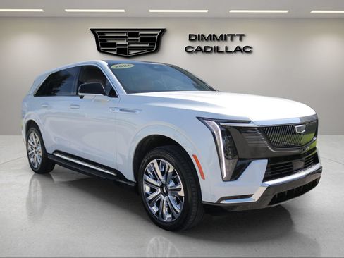 Certified 2026 Cadillac Escalade IQ Luxury 2 w/ LPO, Radiant Package AWD/4WD image 3