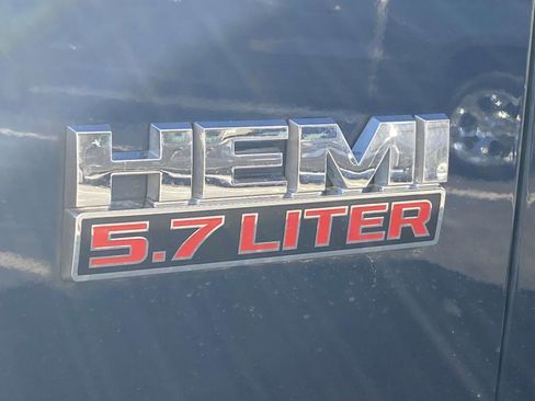 Used 2020 RAM 1500 Classic SLT w/ Luxury Group image 25