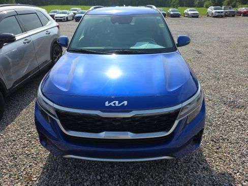 Certified 2023 Kia Seltos S w/ Navigation Package FWD image 2