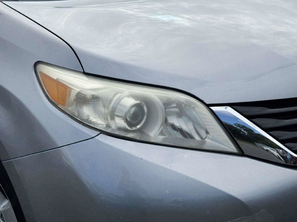 Used 2012 Toyota Sienna LE FWD image 11