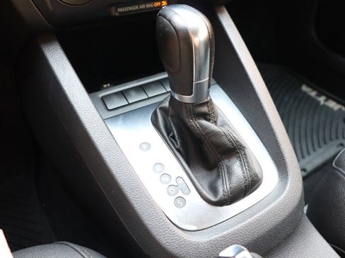 Used 2012 Volkswagen Jetta SE FWD image 25