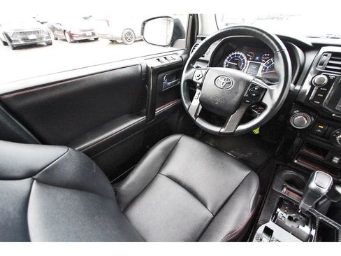 Used 2018 Toyota 4Runner TRD Off-Road Premium AWD/4WD image 9