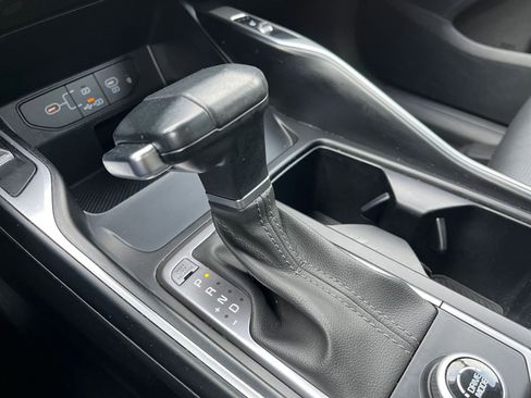 Used 2024 Kia Sorento S image 44