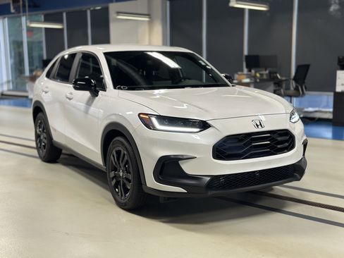 New 2026 Honda HR-V Sport image 3