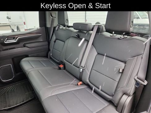 Used 2025 GMC Sierra 1500 SLT image 29