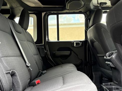 Used 2020 Jeep Wrangler Unlimited Sport AWD/4WD image 17
