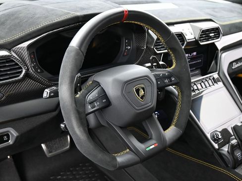 Used 2023 Lamborghini Urus Performante AWD/4WD image 18