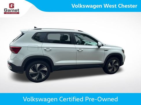 Used 2024 Volkswagen Taos SE w/ Panoramic Sunroof Package AWD/4WD image 7