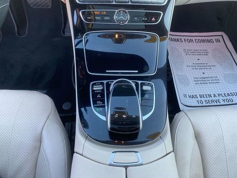 Used 2017 Mercedes-Benz E 300 4MATIC image 21