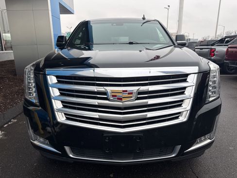 Used 2017 Cadillac Escalade ESV Platinum image 4