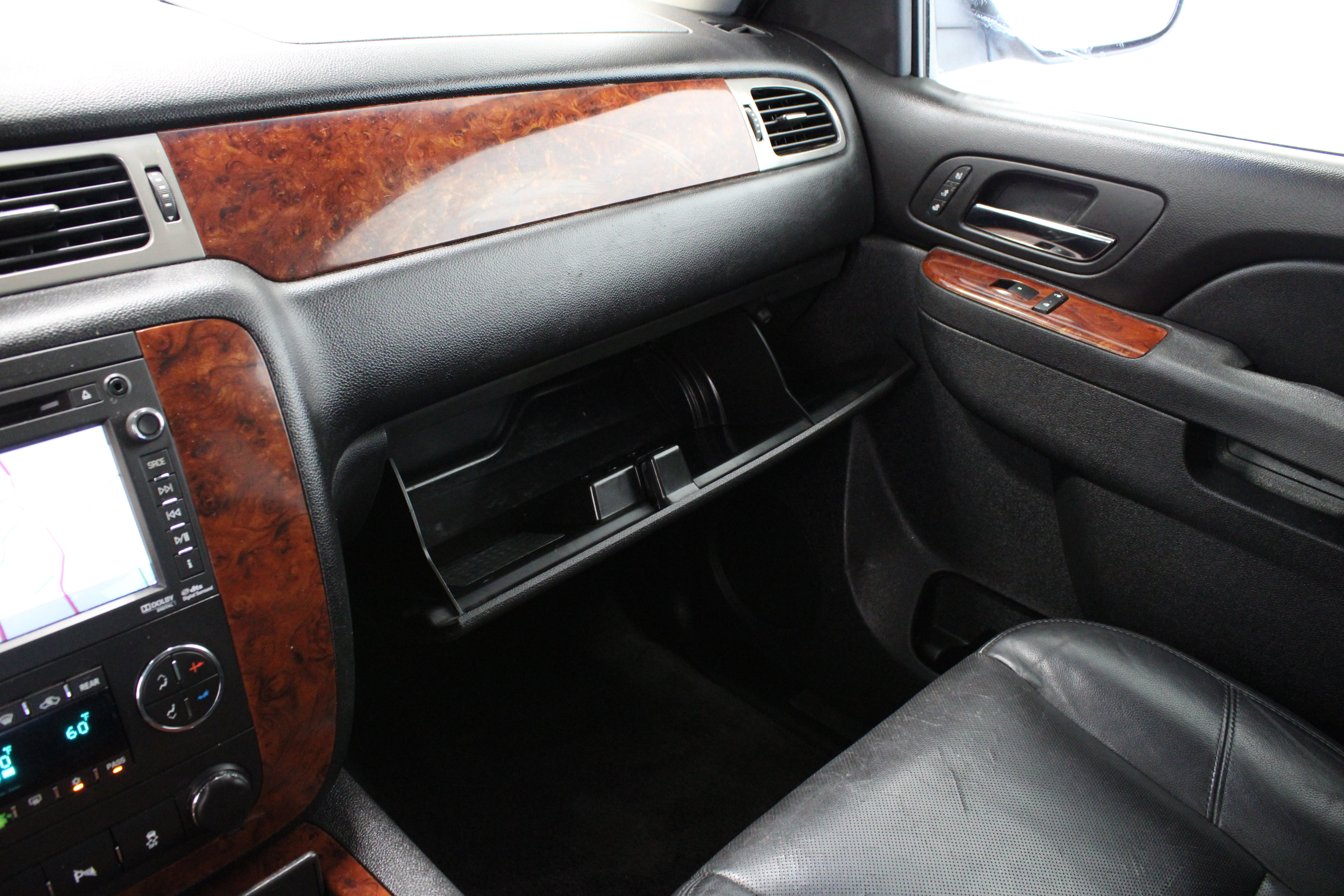 Used 2013 Chevrolet Tahoe LTZ RWD image 23