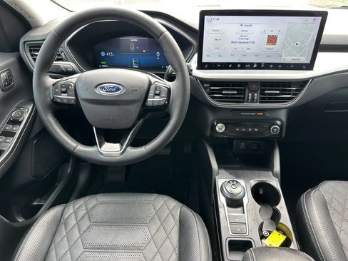 Used 2023 Ford Escape Platinum w/ Premium Technology Package AWD/4WD image 19