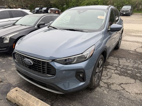 Used 2024 Ford Escape Platinum w/ Premium Technology Package image 13