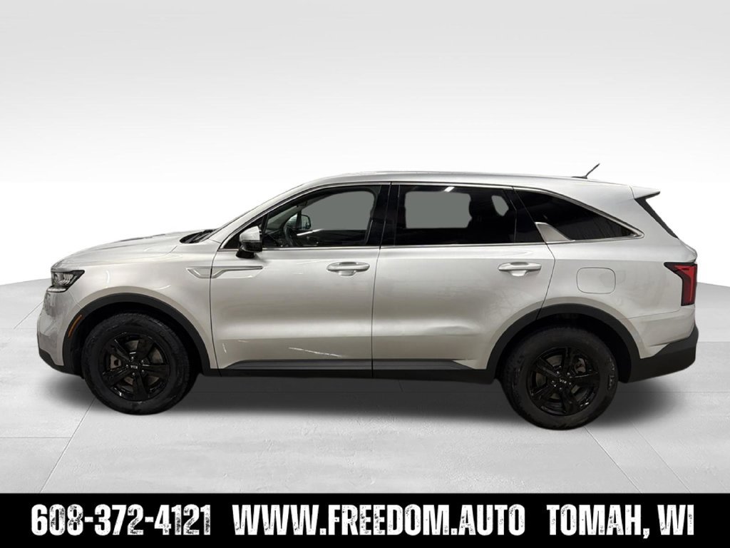 Used 2021 Kia Sorento LX FWD image 2