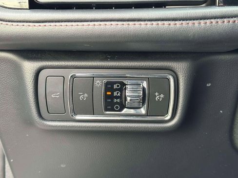 Used 2022 Lincoln Aviator AWD w/ Premium Package image 19