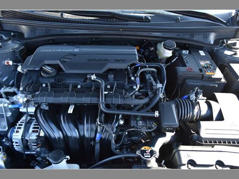 New 2026 Hyundai Elantra Limited FWD image 8