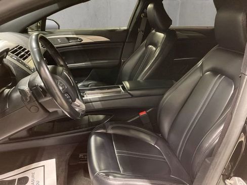 Used 2020 Lincoln MKZ w/ Convenience Package image 12