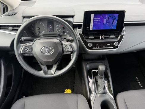 Used 2025 Toyota Corolla LE FWD image 10
