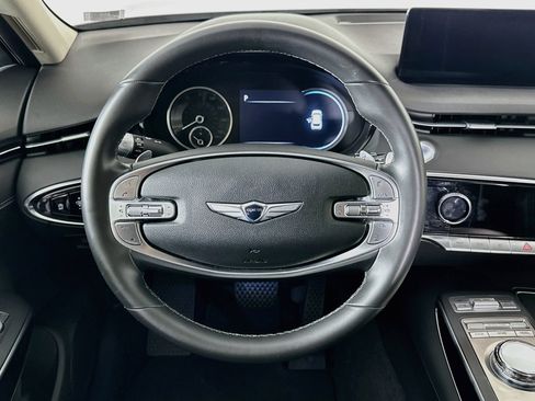 Used 2025 Genesis GV70 2.5T AWD/4WD image 18
