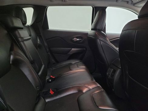 Used 2019 Jeep Cherokee Latitude Plus w/ Comfort/Convenience Group image 19