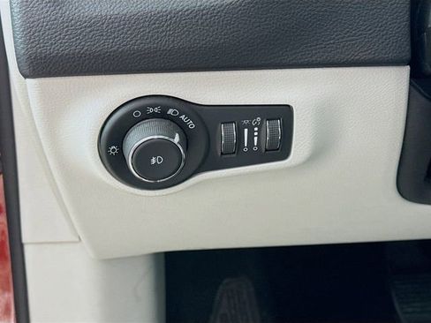 Used 2018 Jeep Compass Limited w/ Navigation Group image 10