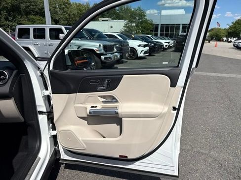 Used 2026 Mercedes-Benz GLB 250 4MATIC image 35