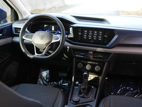 Used 2023 Volkswagen Taos SE w/ Panoramic Sunroof Package image 26