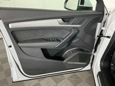 Used 2024 Audi Q5 e Premium Plus w/ Premium Plus Package image 20