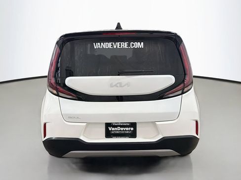 Used 2024 Kia Soul LX FWD image 8