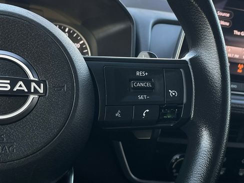 Used 2023 Nissan Rogue S image 15