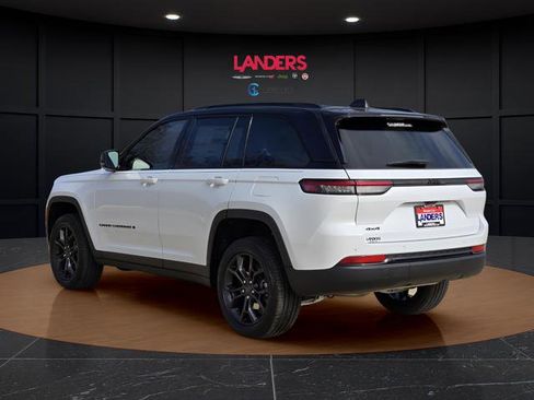 New 2025 Jeep Grand Cherokee Limited AWD/4WD image 2