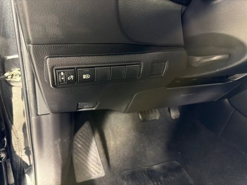 Used 2022 Toyota Corolla LE image 12