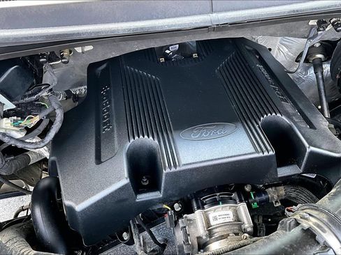 Used 2020 Ford F150 Lariat w/ Equipment Group 502A Luxury AWD/4WD image 32