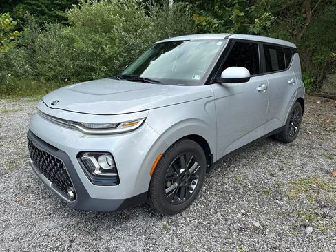 Used 2020 Kia Soul EX FWD image 3