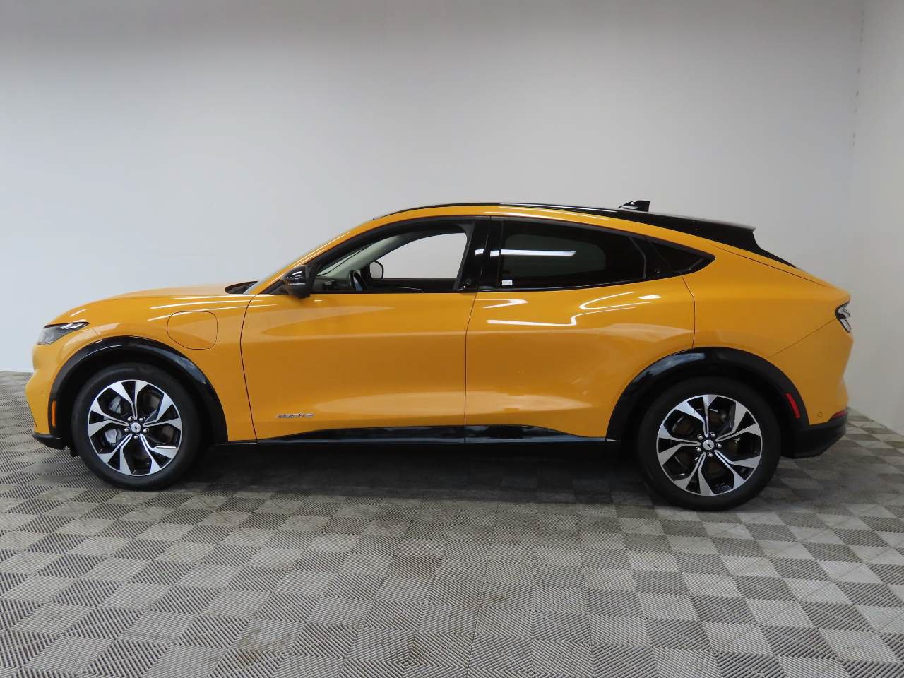 Used 2023 Ford Mustang Mach-E Premium RWD image 5