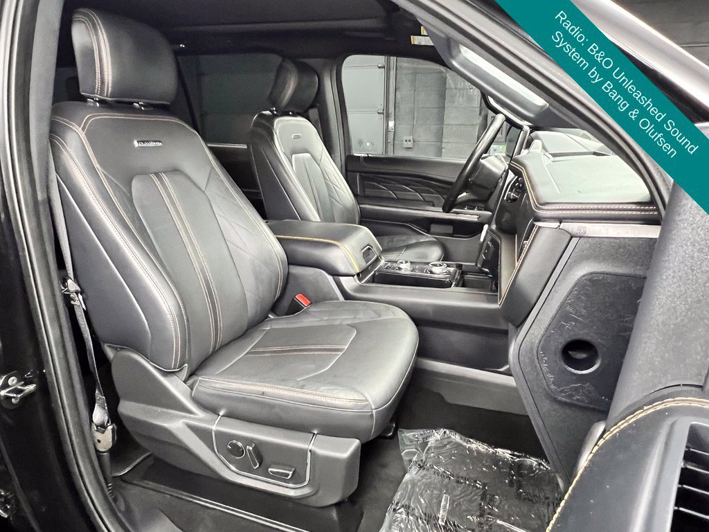 Used 2024 Ford Expedition Platinum AWD/4WD image 4