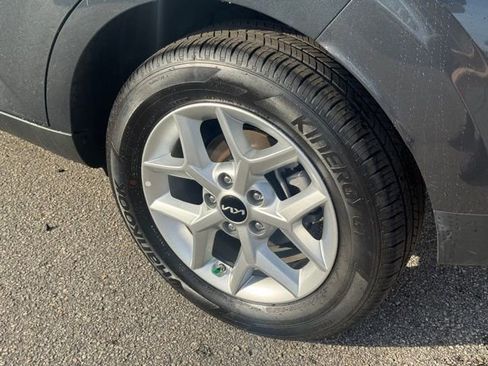 Certified 2025 Kia Soul LX image 10