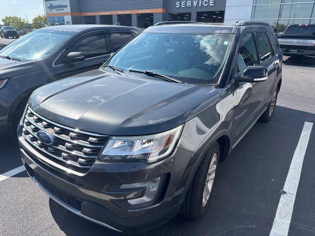 Used 2017 Ford Explorer XLT w/ Equipment Group 202A FWD image 1