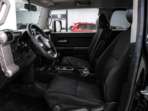 Used 2007 Toyota FJ Cruiser 4WD image 3