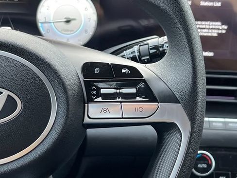 Used 2024 Hyundai Elantra SEL image 27