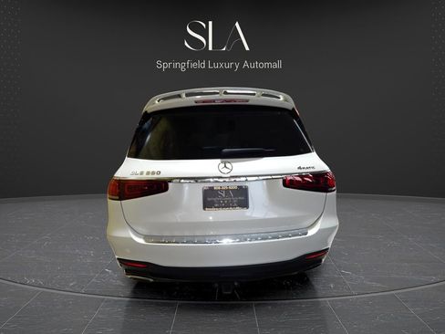 Used 2023 Mercedes-Benz GLS 580 4MATIC image 5