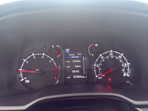 Used 2021 Toyota 4Runner SR5 Premium w/ Moonroof Package AWD/4WD image 16