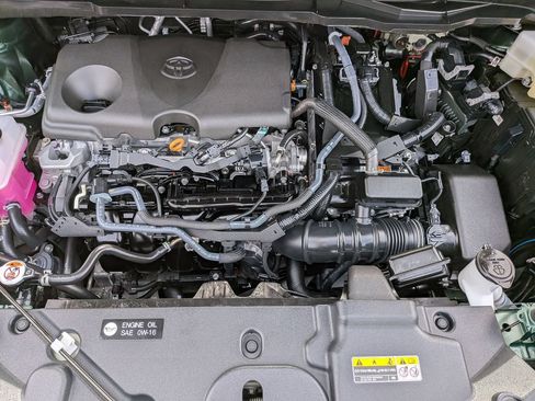 Used 2026 Toyota Sienna XLE FWD image 37