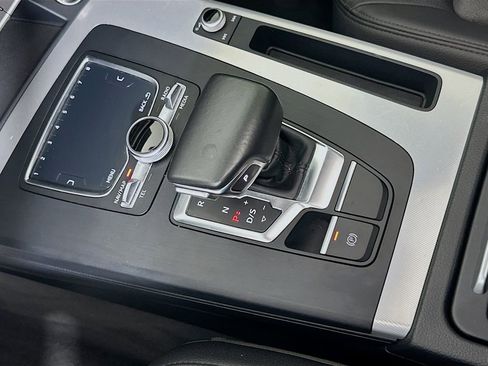 Used 2018 Audi Q5 2.0T Premium Plus w/ Premium Plus Package image 17