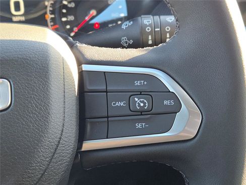 New 2026 Jeep Compass Latitude image 31