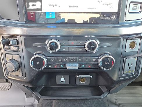 New 2026 Ford F250 Lariat w/ Black Appearance Package image 25