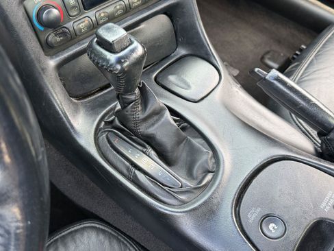 Used 2003 Chevrolet Corvette Convertible w/ Preferred Equipment Group1 RWD image 24